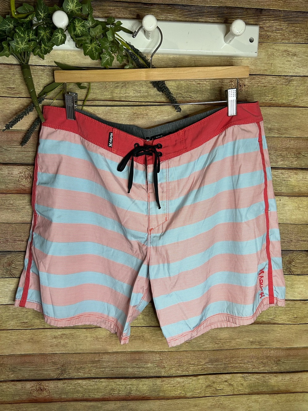 Hurley Men’s Boardshorts Swimming Trunks Size 34